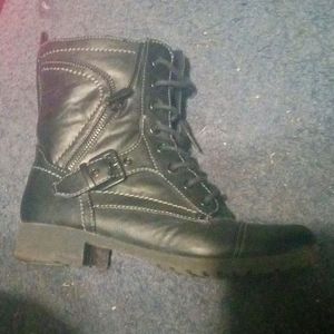 Guess boots